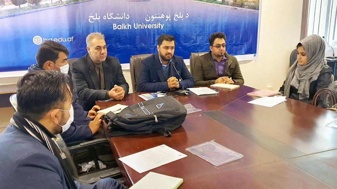آغاز کارگاه آموزشی پنج روزه روش تحقیق و نگارش طرح پیشنهاد تحقیقی برای ۱۶ تن از اعضای کادر علمی دانشکده های شانزده گانهی دانشگاه بلخ به همکاری مرکز صلح دانشگاه بلخ